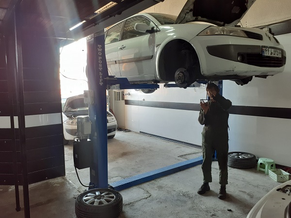 علت روشن شدن چراغ روغن مگان