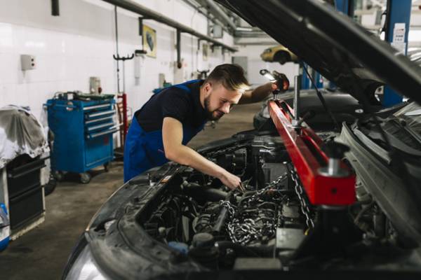 علت روشن شدن چراغ روغن مگان