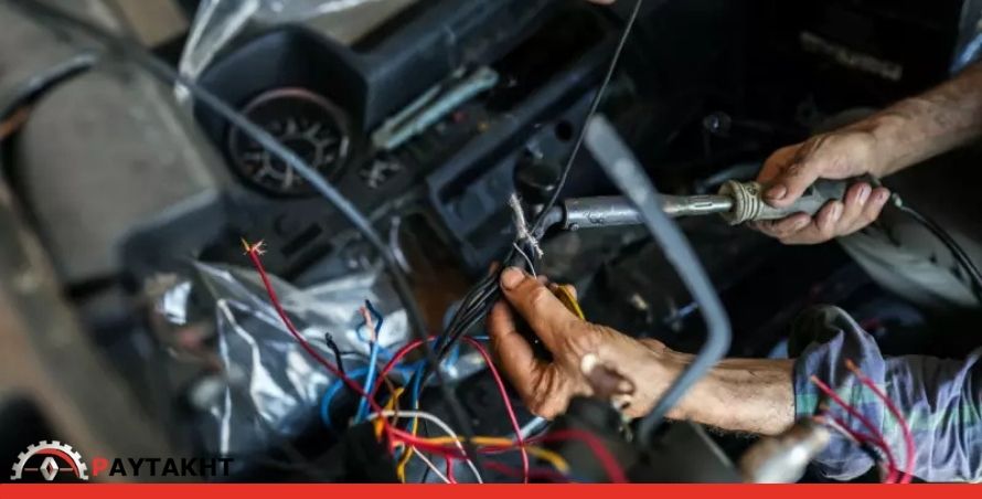 بررسی و عیب‌یابی در تعمیرگاه تخصصی رنو شرق تهران