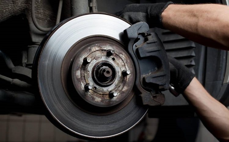  تعویض لنت ترمز مگان در تعمیرگاه رنو