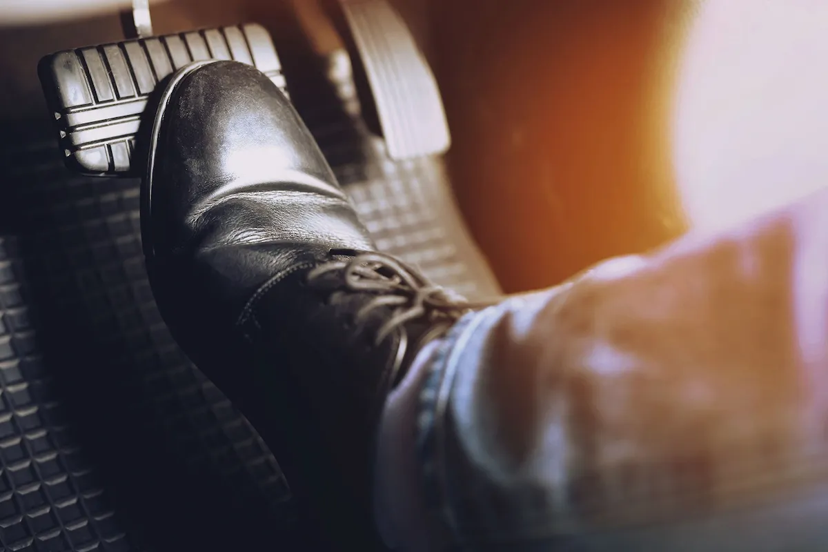 علت میخ شدن ترمز