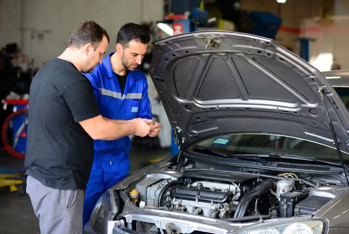 صدای تق تق از زیر خودرو