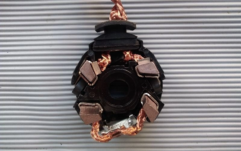 علائم خرابی زغال دینام خودرو