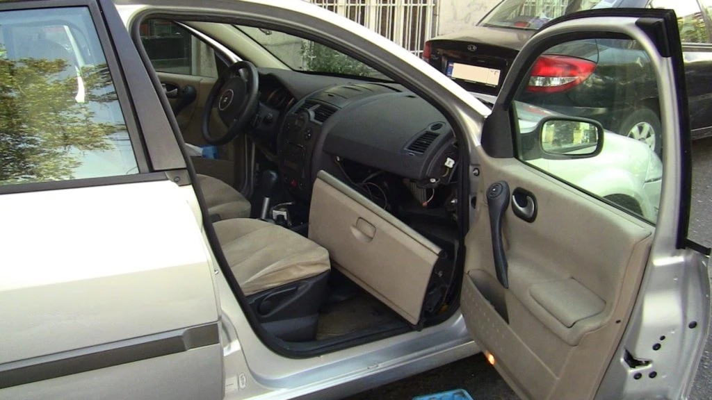 مشکلات رایج در داشبورد مگان