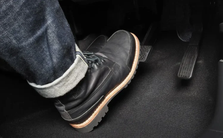  بررسی 6 دلیل اصلی ترمز نگرفتن ماشین ها